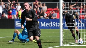 Cetak Gol Spektakuler, Rooney Diminta Balik ke MU
