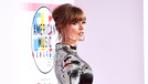 Dari Taylor Swift hingga Dua Lipa&comma; yuk intip enam gaun terbaik para selebriti yang hadir di American Music Awards &lpar;AMA&rpar; 2018&comma; Selasa &lpar;9&sol;10&rpar;&period;