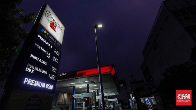 Menteri ESDM Ignasius Jonan menegaskan pemerintah hingga kini belum punya rencana untuk harga bensin beroktan (RON) 88 atau Premium dan minyak Solar.