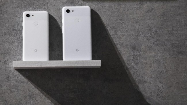 Google menggemparkan media sosial dengan membocorkan tampilan ponsel Pixel 4.
