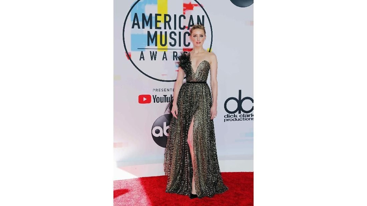 FOTO: Busana-busana Terbaik di American Music Awars 2018