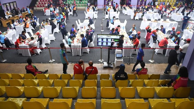 Kontingen Indonesia berhasil menambah tiga medali emas pada Asian Para Games 2023 yang digelar Sabtu (28/10) hingga pukul 12.30 WIB.