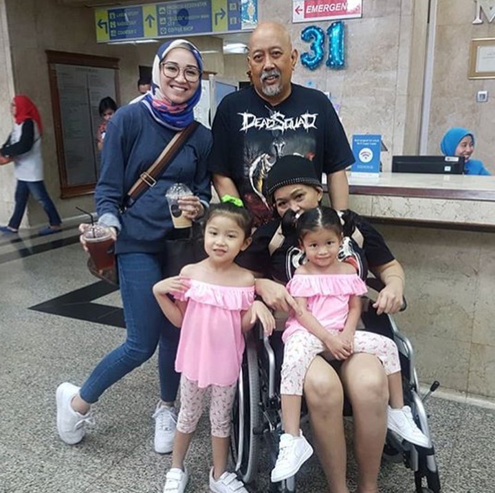 <p>Alya dan Kiya dekat banget lho dengan nenek tercinta. (Foto: Instagram/ @hada9)  </p>