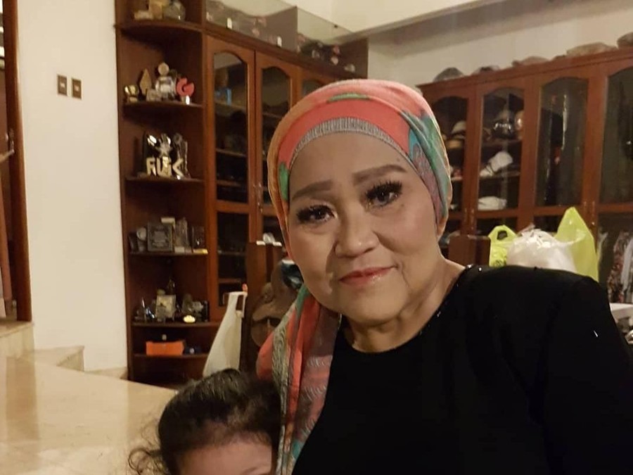 Kanker paru-paru salah satu penyakit mematikan. Mulai dari Dono Warkop hingga istri Indro Warkop berjuang melawan penyakit itu sebelum akhirnya menutup usianya.