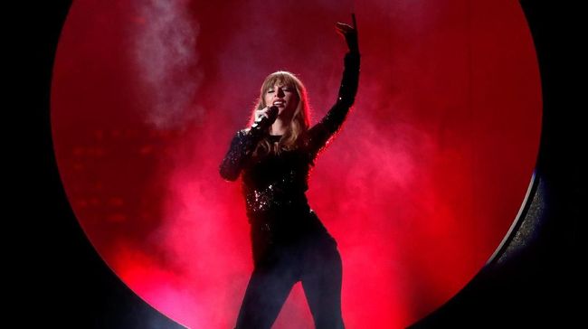 Tujuh kali bekerja bersama penyanyi Taylor Swift, sutradara Joseph Khan menuturkan sikap dan perilaku Swift di balik layar.