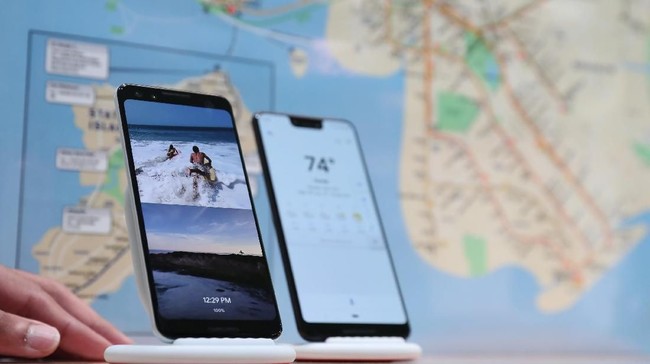 Setelah berbulan-bulan bocorannya beredar di jejaring sosial, Google akhirnya mengungkap generasi terbaru ponsel Pixel 3 dalam acara di New York, Selasa (9/10).