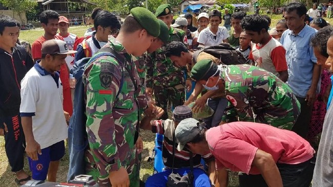 Penyisiran dilakukan TNI menggunakan Helikopter MI-17 dari Skadron 31/Serbu Penerbad TNI AD karena akses darat ke wilayah-wilayah tersebut terisolasi.