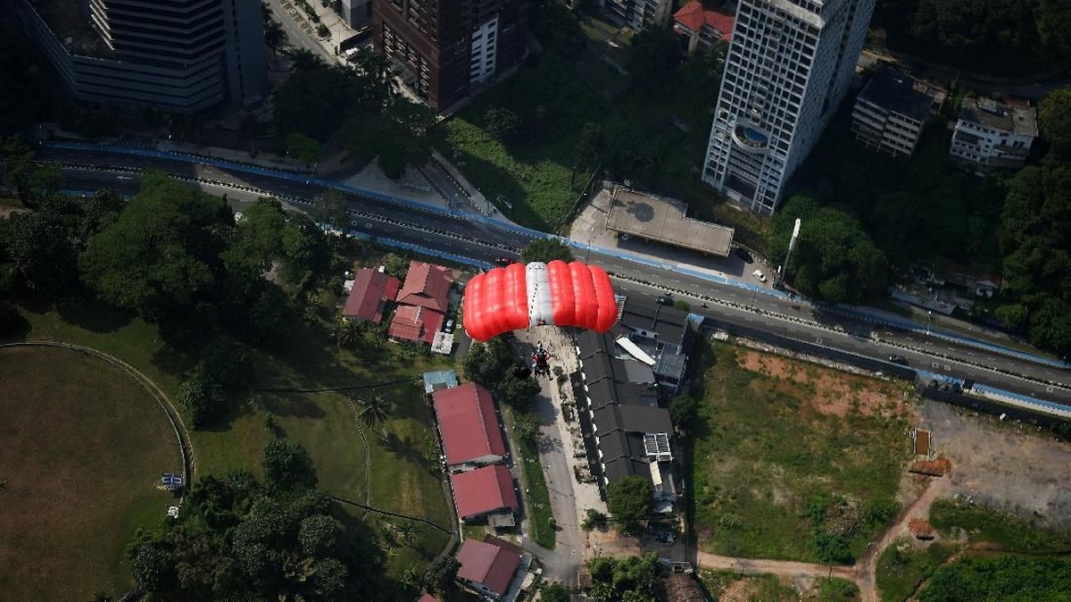 FOTO: Melayang di Kuala Lumpur