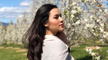 img-title Chelsea Islan & Raisa Masuk Daftar Wanita Tercantik di Dunia