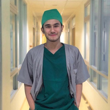 Ini Dokter Tampan, si Mantan Sarah Keihl yang Disebut Terlalu Lugu