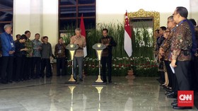 RI-Singapura Teken Kerja Sama Tukar Menukar Mata Uang US$10 M