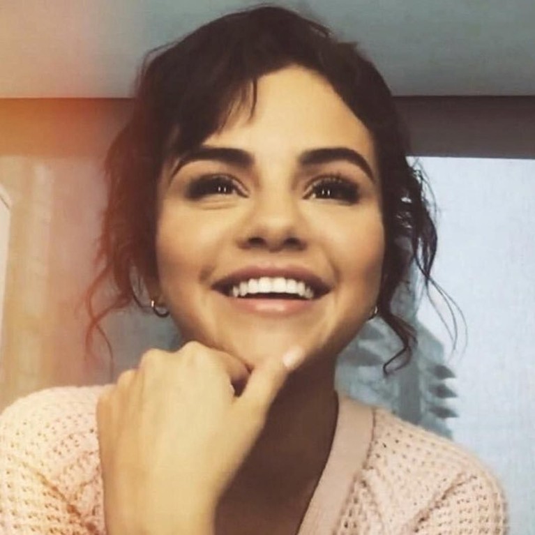 Selena Gomez baru saja berulang tahun ke-27 pada Senin (22/7) lalu. Meski tak lagi remaja, sosok Selena Gomez ternyata tetap memesona.