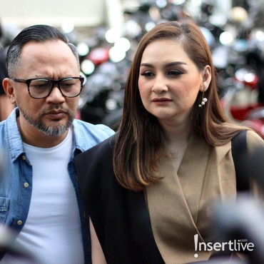 Sibuk Urus Anak Bungsu, Mona Ratuliu Ungkap Kecemburuan Putri Ketiga