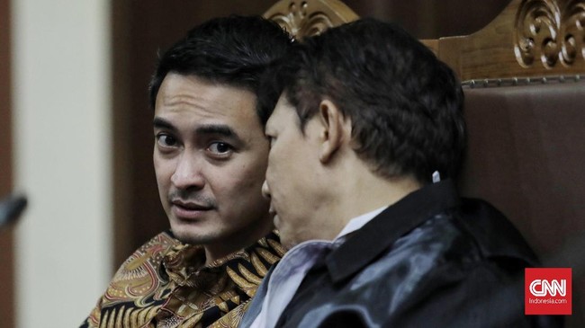 Pengusaha Rian Widiantara bersaksi di sidang Zumi Zola dan menyebut ada tim yang diberi nama cemara yang bertugas sebagai pengelola jatah fee untuk Zumi.