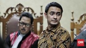 Mengaku Bersalah, Zumi Zola Minta Hakim Kabulkan JC