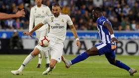 Setelah Cavani dan Higuain, Chelsea Incar Benzema