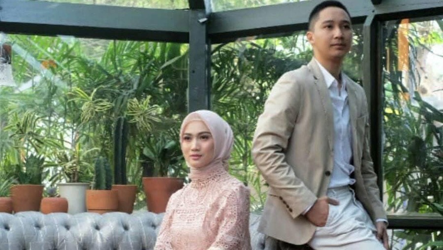 Menikah Pekan Ini, Melody eks JKT48 Gelar Pengajian Melody eks JKT48 menggelar pengajian sebelum pernikahannya yang akan digelar pada pekan ini.