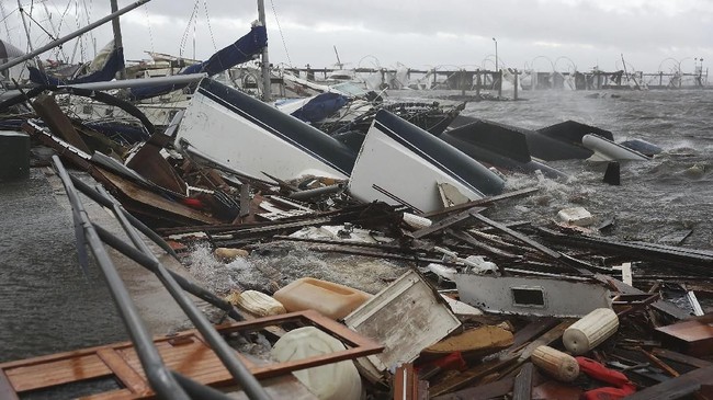 Badai Laura yang menyapu Louisiana dan Texas, AS, merenggut enam nyawa. Kemenlu menyatakan seluruh WNI dalam kondisi aman.