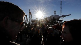 Saksikan Detik-detik Roket Soyuz Terbangkan 3 Astronaut