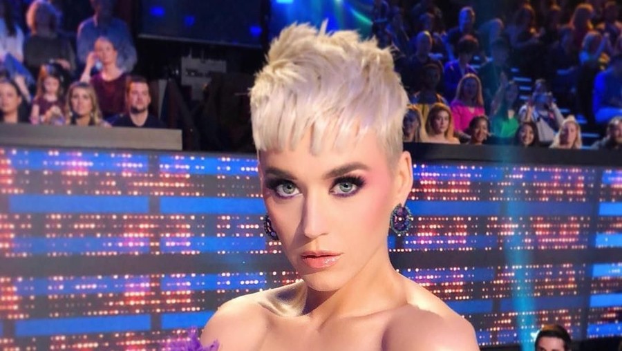 Dikenal tidak sehat, makanan cepat saji sering mengundang berbagai macam penyakit. Tapi siapa sangka lima artis Hollywood ini ternyata hobi makan junk food.