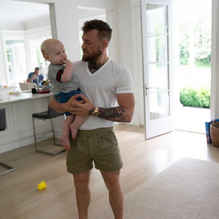 <p>Putranya sering jadi perhatian karena McGregor nggak jarang memposting kegiatannya bersama si kecil. (Foto: Instagram @thenotoriousmma)</p>