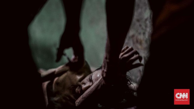 LSM AS, Human Right Watch mencatat 57 ribu orang Indonesia dengan kesehatan mental dipasung karena stigma. Pemasungan juga terjadi di China dan 58 negara lain.