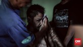 FOTO: Menyelamatkan Asep dari Borgol Jiwa Gangguan kesehatan jiwa skizofernia bisa dialami sejak dini, seperti kisah Asep Kosasih yang kini telah dipasung 22 tahun.