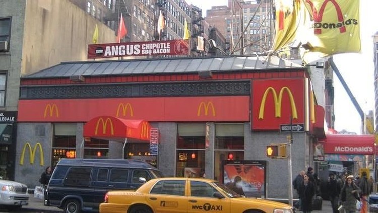 Bos restoran McDonald's, Steve Easterbrook dipecat. Ini alasan pemecatannya.