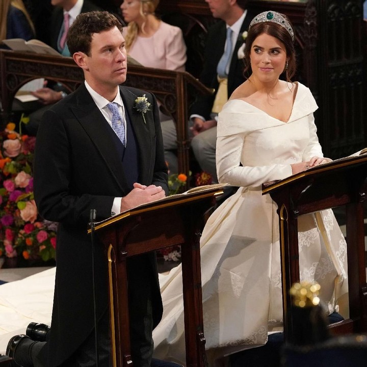 Prosesi pernikahan pasangan ini begitu khidmat. Meski Jack Brooksbank tampak tegang, Putri Eugenie tetap terlihat happy. (Foto: Jonathan Brady - WPA Pool / Getty Images)
