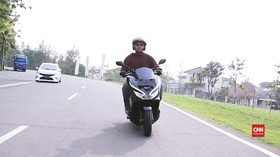 VIDEO: Merasakan Hentakan Honda PCX <i>Hybrid</i>