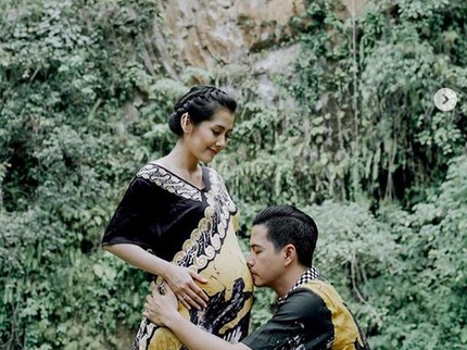 So Sweet, Suami Ardina Rasti Makin Romantis Jelang Lahiran
