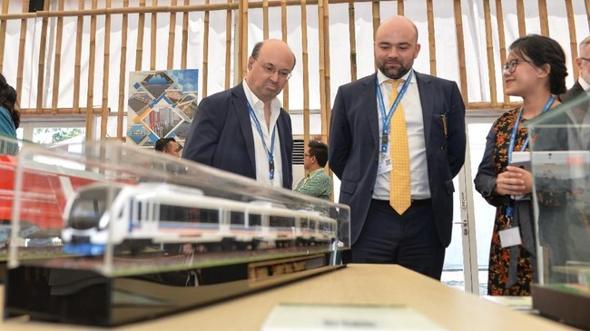 Among those showcased at Indonesia Pavilion exhibition was Indonesia's high-speed railway project that captured guests' attention.