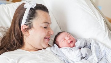 Takaran ASI untuk Bayi Baru Lahir, Seberapa Banyak dan Sering thumbnail