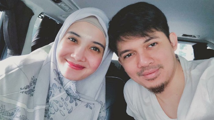 pasangan romantis irwansyah dan zaskia sungkar yang masih romantis