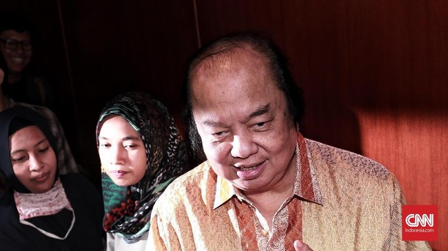 Pemilik Grup Mayapada Dato Sri Tahir menukarkan simpanannya sebesar US$93 juta dan 55 juta dolar Singapura ke dalam rupiah senilai Rp2 triliun.