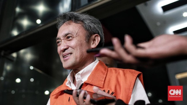 Ditjen Imigrasi akan menjatuhkan sanksi kepada Andi Sofyar, petugas Imigrasi yang diduga membantu pelarian Eddy Sindoro.
