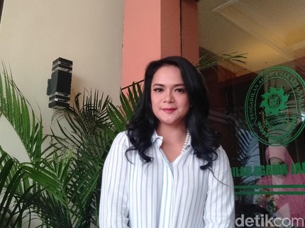 Ungkapan Perasaan Shezy Idris Setelah Resmi Jadi Single Mom
