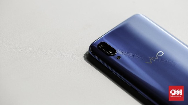 CNNIndonesia.com berkesempatan menjajal ponsel Vivo V11 Pro dengan performa layak diperhitungkan dan sensor sidik jari di layar.