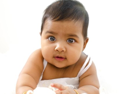 27 Nama Bayi Kembar Perempuan dari India beserta Maknanya