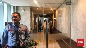 Polisi Olah TKP Peluru Nyasar di Ruang Anggota DPR