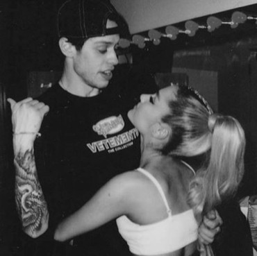 Pete Davidson Eks Kekasih Ariana Grande Dikabarkan Telah Menikah