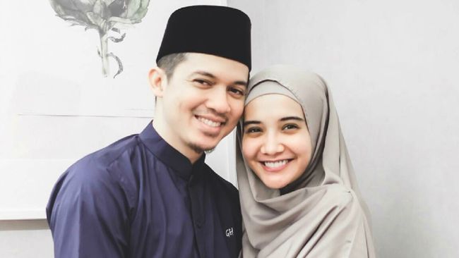 7 Pasangan Artis yang Hijrah Setelah Menikah Gaya Hidup 