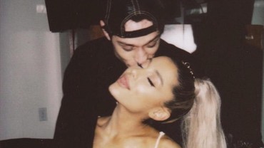 Diisukan Putus, Ariana Grande Masih Simpan Foto Pete Davidson