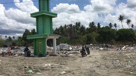 Deretan 'Hantu' yang Mencekik Kunjungan Wisman ke Indonesia
