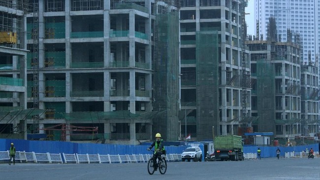 Konsultan properti Colliers International Indonesia menyebut harga properti di kawasan MRT dan LRT bisa terkerek, karena banjir peminat.