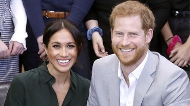 img-title Ada Foto Harry & Meghan di Suvenir Penobatan, Raja Charles Disebut Ingin Damai