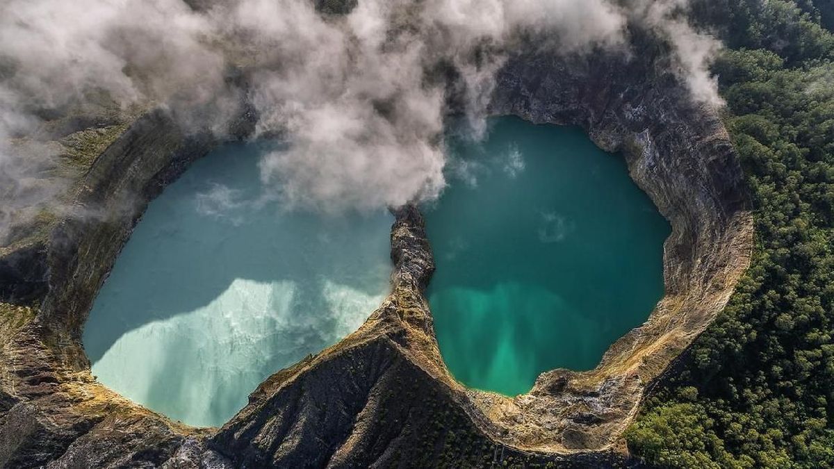 Bibir Kawah Gunung Kelimutu Retak 100 Meter Akibat Gempa Flores
