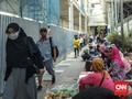 Skybridge Tanah Abang Belum Rampung, PKL Menjamur di Trotoar