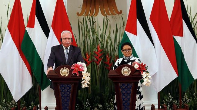 Menlu RI Retno Marsudi mengatakan Indonesia berkomitmen memberi bantuan senilai Rp106,2 miliar bagi bangsa Palestina.