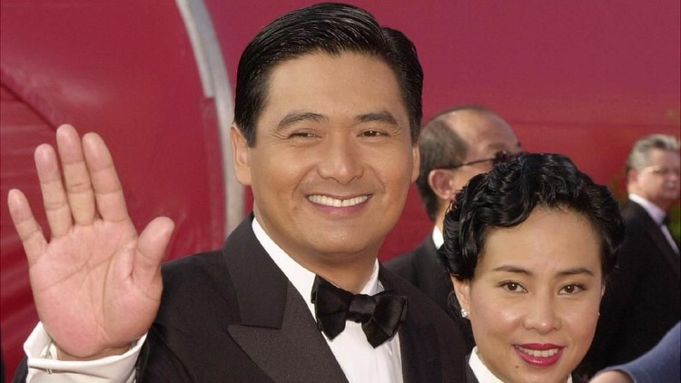 Chow Yun-Fat 386900 56: Actor Chow Yun-Fat and his wife Jasmine arrive for the 73rd Annual Academy Awards March 25, 2001 at the Shrine Auditorium in Los Angeles. Chow is wearing a Cerruti suit and Jasmine is wearing a Yamamoto tuxedo. (Photo by Chris Weeks/Getty Images